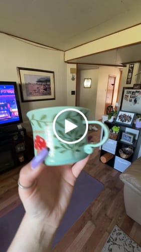 Photo shared with Kelly T.’s mugs feedback